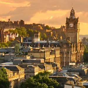 Visit Edinburgh from a Hop-On Hop-Off sightseeing bus – Explore landmarks and attractions in 2025 Hop on the open-top bus in Edinburgh, United Kingdom – Discover top attractions, monuments, and hidden gems with a hop-on hop-off tour in 2025