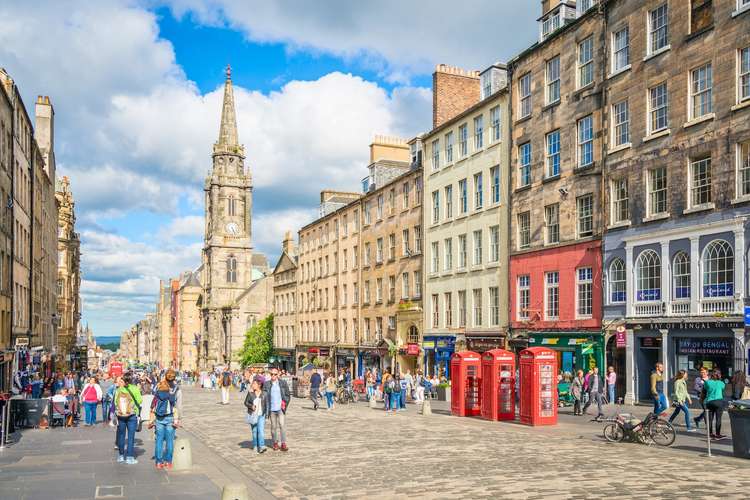 Edinburgh Best Sightseeing Bus Tours – Flexible tickets, multiple routes, and must-see attractions of Edinburgh in 2025 Top sightseeing bus tours in Edinburgh, United Kingdom – Popular points of interest, hidden gems, and panoramic views of Edinburgh in 2025
