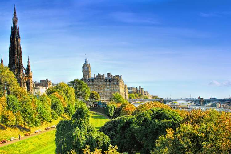 Explore Edinburgh with hop-on hop-off tickets – Hassle-free sightseeing and breathtaking views in 2025 Discover Edinburgh with official hop-on hop-off bus tours – Flexible routes, iconic monuments, and panoramic city views 2025