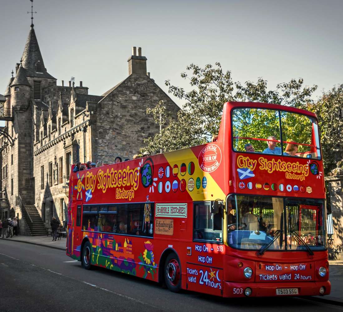 Edinburgh Hop-On Hop-Off Sightseeing Bus Tours – Edinburgh's iconic landmarks and flexible tickets in 2025 Hop-on hop-off sightseeing bus tours in Edinburgh, United Kingdom – Open-top buses, top attractions, and free cancellation in 2025
